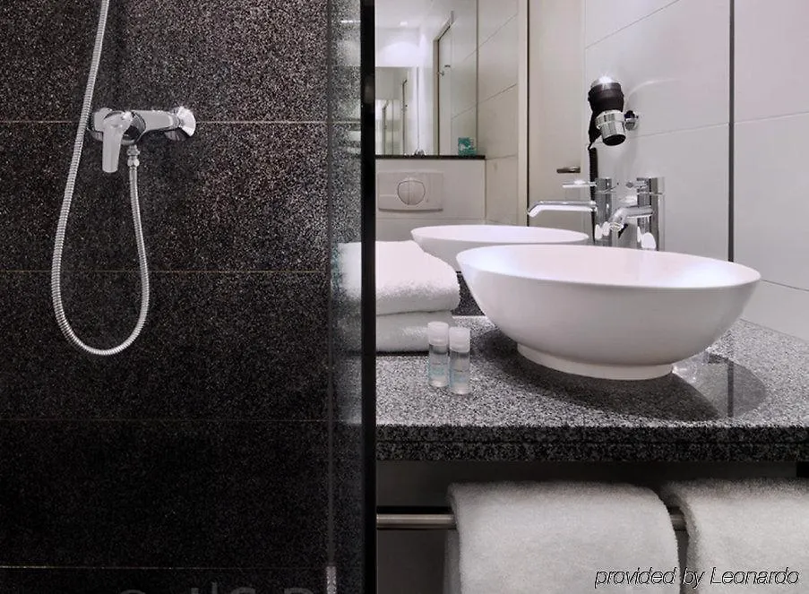 Motel One Muenchen-Campus Hotel Munich