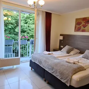 Cara Otel Köln