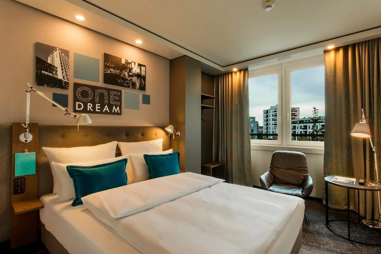 *** Hotel Motel One Muenchen-Campus Germania